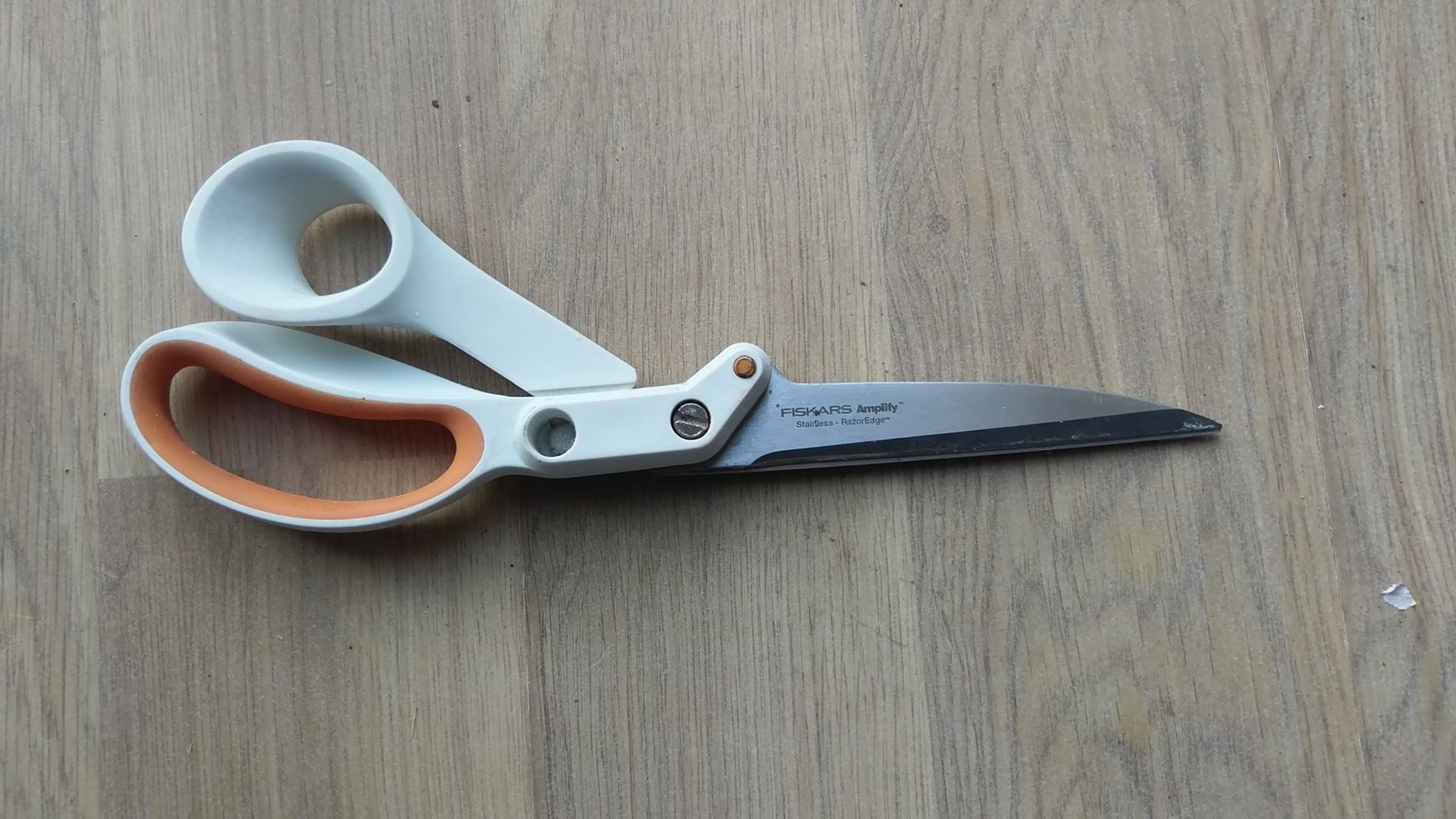 Fiskars Amplify Scissors for Wallpapering Decorator's forum UK