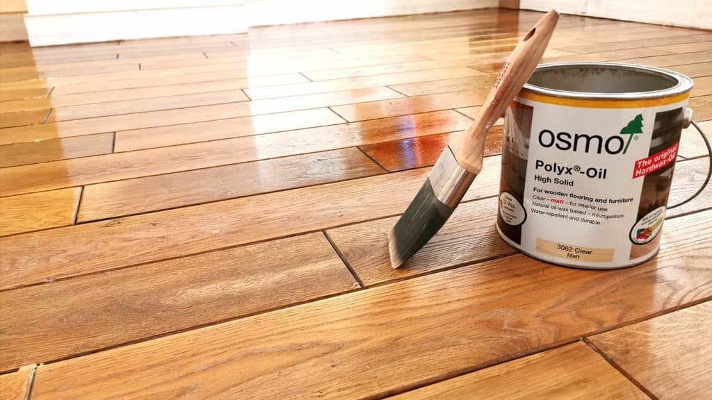 Osmo oil and brush
