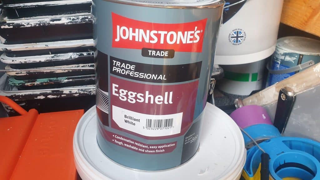 Johnstone’s oil-based eggshell