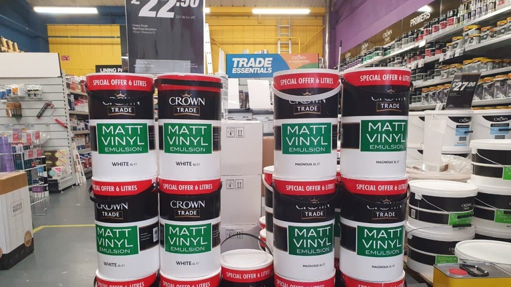 Crown Trade Vinyl Matt - an interior emulsion with a low sheen level, perfect for walls and ceilings