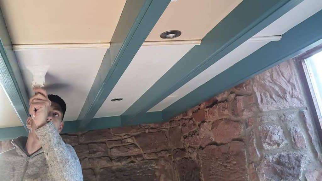 Painting over a nicotine-stained ceiling