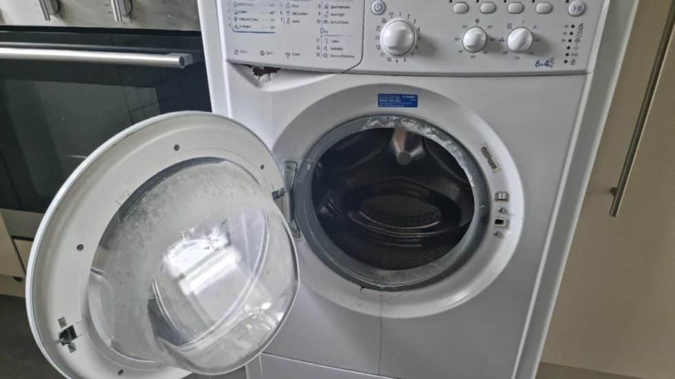 Dulux or Johnstone’s Paint, which is Better? Decorator's forum UK