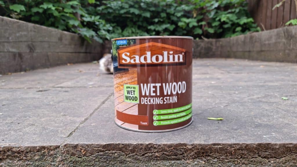 Tin of Sadolin Wet Wood Decking Stain