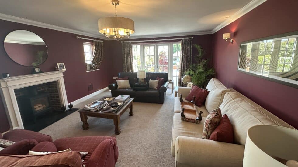 How Much Does a Decorator Charge to Paint a Room? Decorator's forum UK