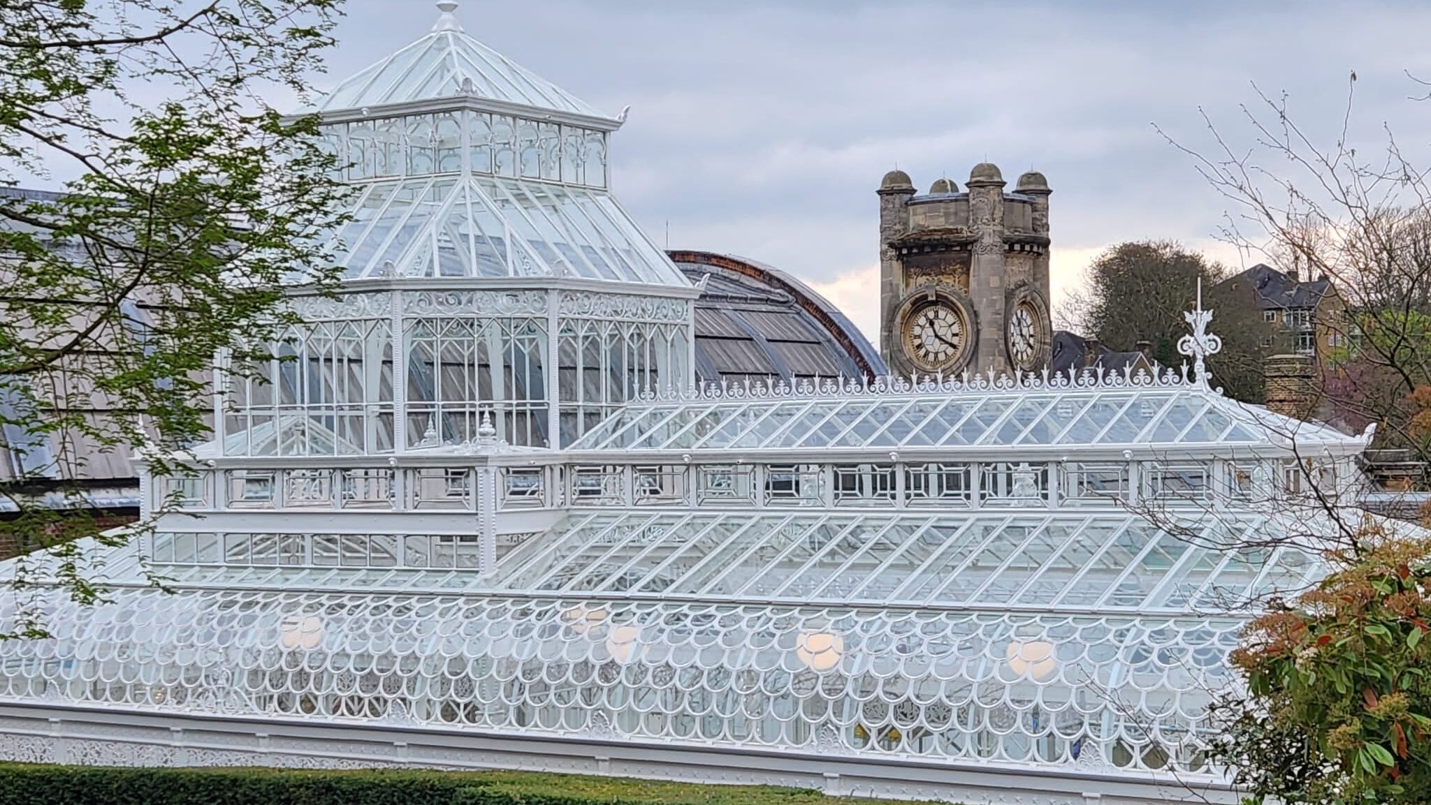 Coombe Cliff Conservatory (2) Coombe Cliff Conservatory newly painted