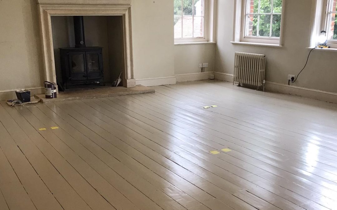 How to Paint Floorboards – a Full Guide