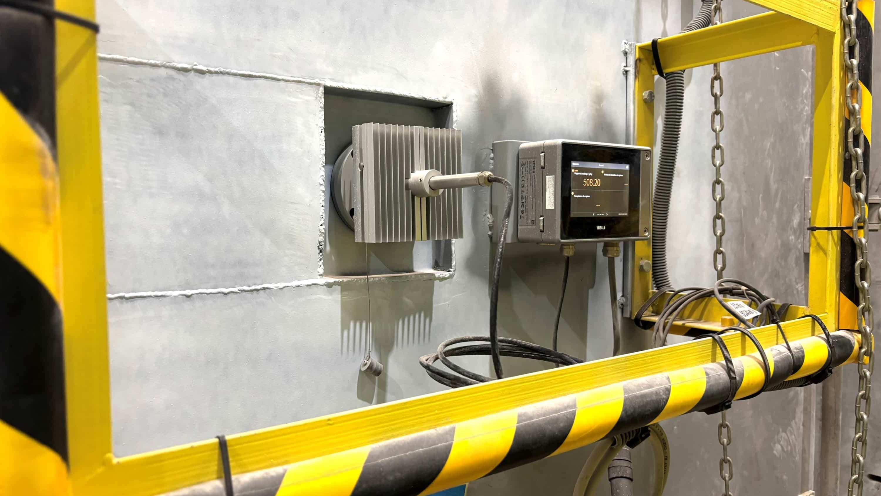 Saint-Gobain_Dryer_with_VaisalaDMP6_DewPoint&TempProbe_andIndigo520transmitter Saint Gobain X Vaisala